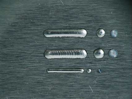 <a href='http://www.dongda88.com/product/3.htm' class='text_a'>模具激光焊機(jī)</a>修復(fù)鏡面模具效果